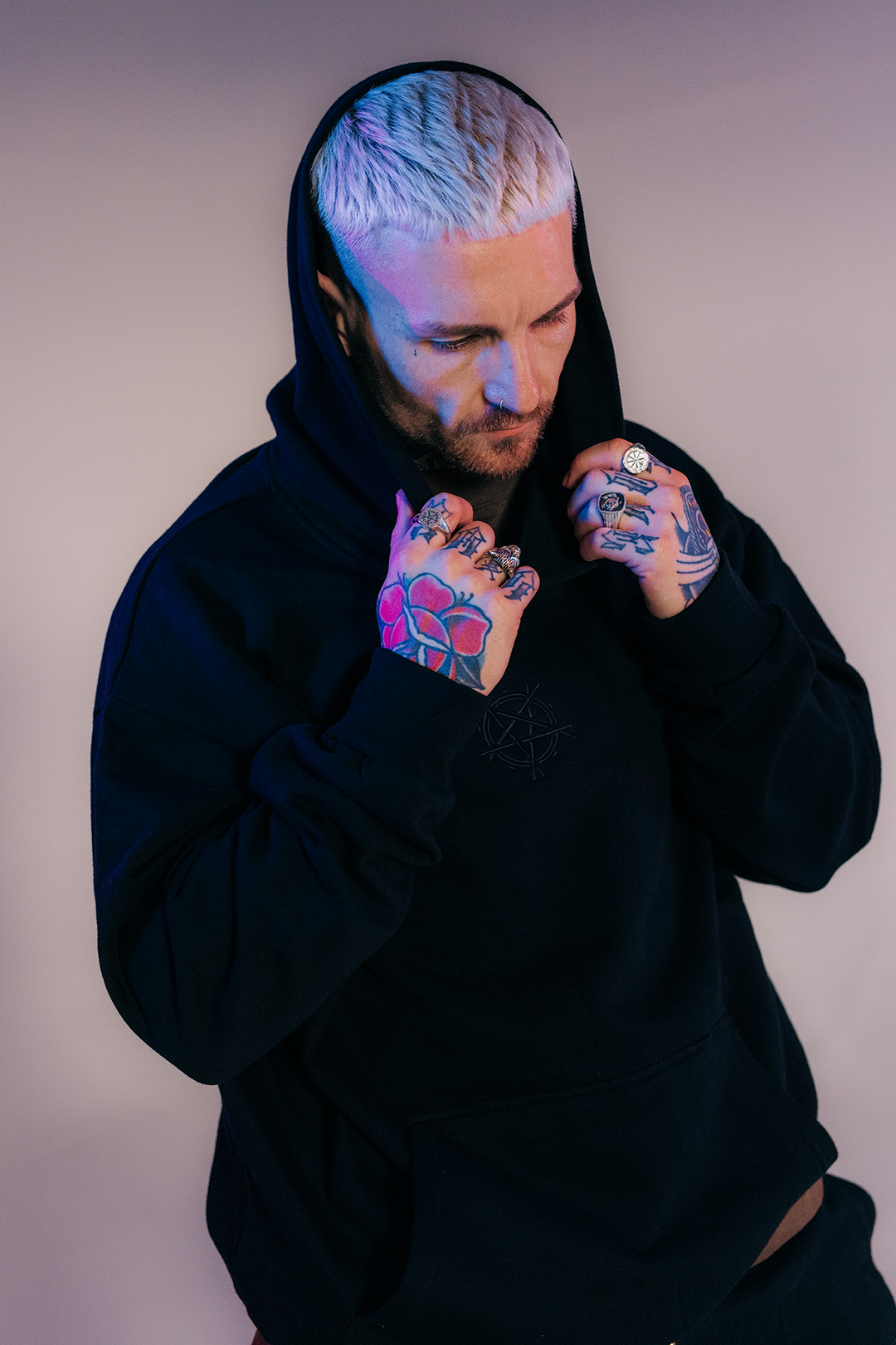 SLAM EMBROIDERED HOOD BLACK