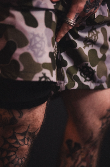 URBAN CAMO PERFORMANCE STAGE SHORTS